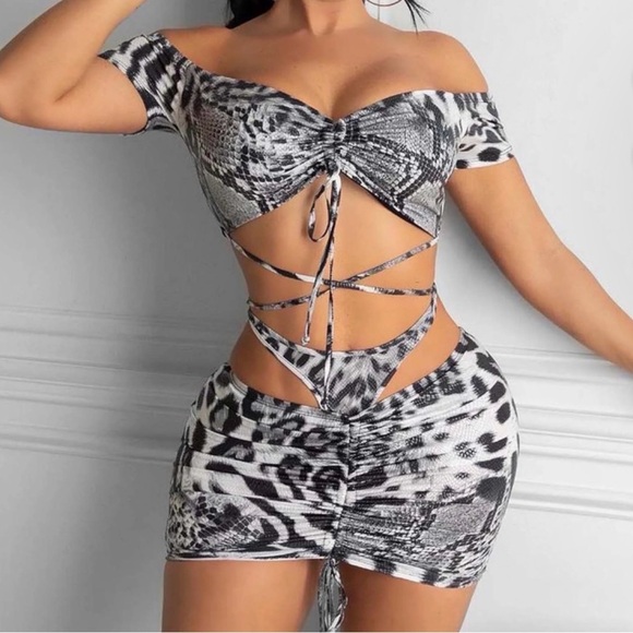 Other - New Snake Print Off-Shoulder 3 piece Swimsuit Swimwear Bikini Beach Set size S